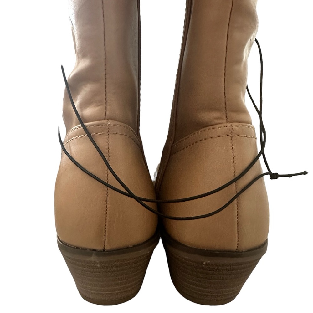 | LAST SIZE🚨 NWOB 🔥 Women's Sommer Western Boots - Universal
Thread™ - Picture 4 of 6